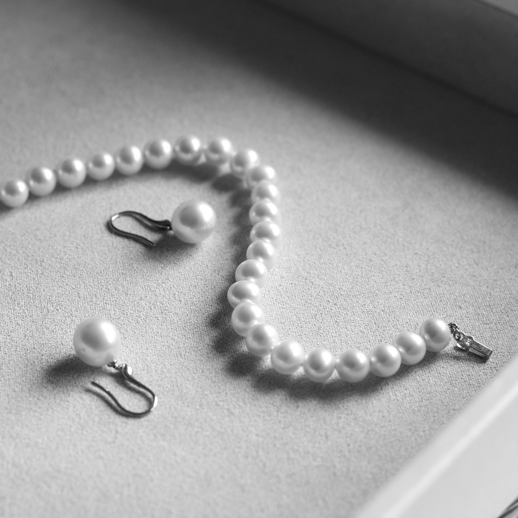 June's Birthstones — Exploring Peals, Alexandrites & Moonstones